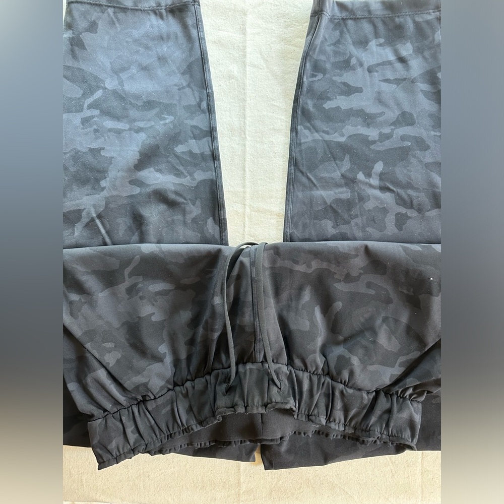 Lululemon Black Camouflage Pants - Picture 3 of 4